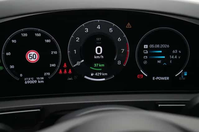 Porsche Cayenne (2023) thumbnail 6