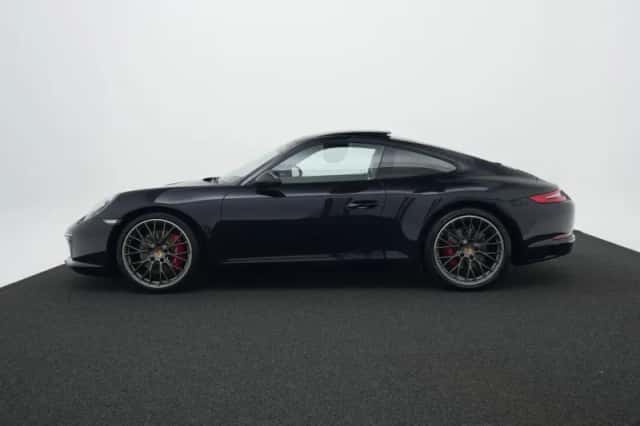 Porsche 911 (2016) thumbnail 2