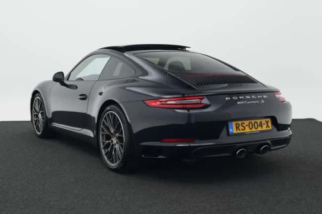 Porsche 911 (2016) thumbnail 3