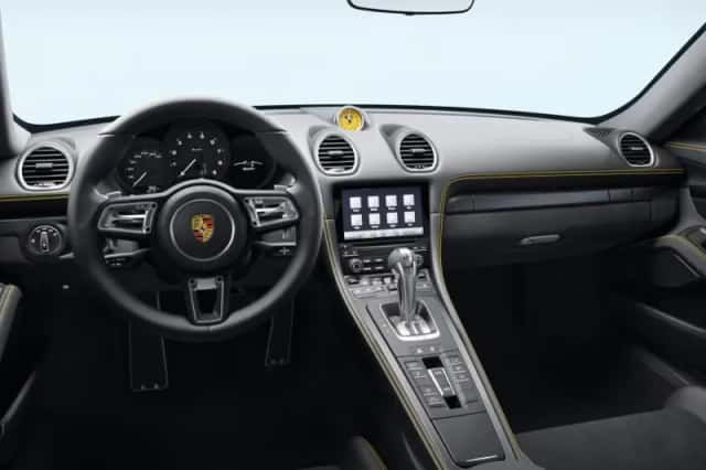 Porsche 718 (2021) thumbnail 4