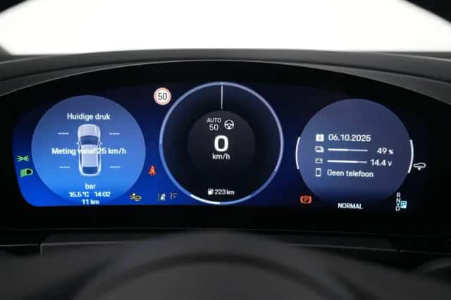 Porsche Macan (2026) thumbnail 6
