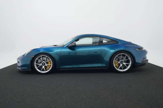 Porsche 911 (2023) thumbnail 2