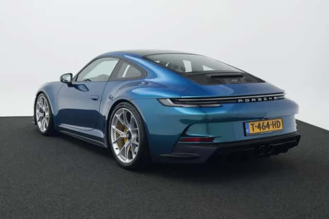 Porsche 911 (2023) thumbnail 3