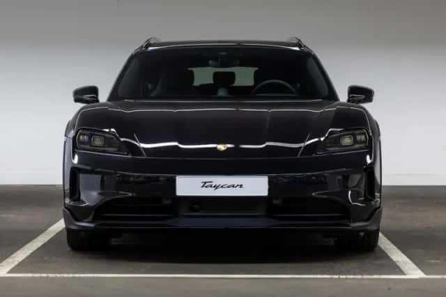 Porsche Taycan (2025) thumbnail 4
