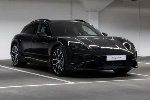 Porsche Taycan (2025) thumbnail 5