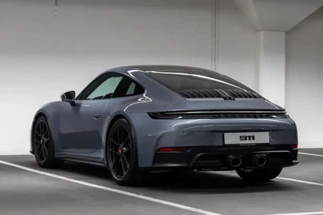 Porsche 911 (2026) thumbnail 3
