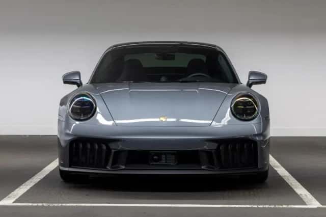 Porsche 911 (2026) thumbnail 4