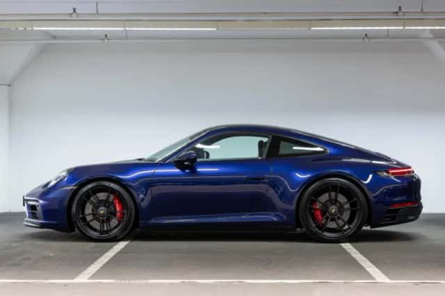 Porsche 911 (2024) thumbnail 2
