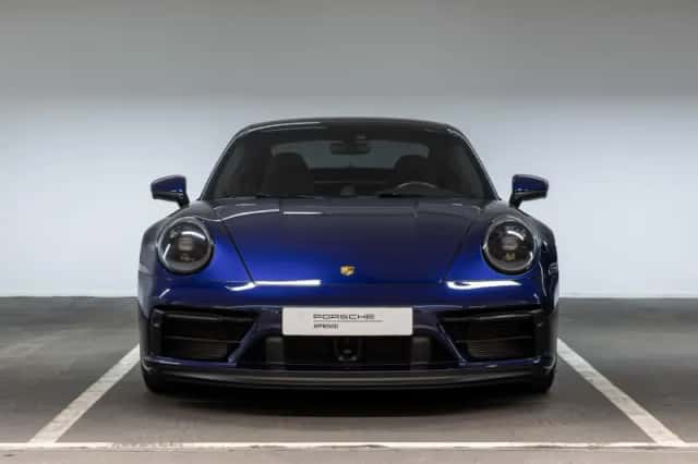 Porsche 911 (2024) thumbnail 4