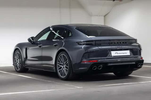 Porsche Panamera (2025) thumbnail 3