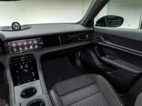 Porsche Taycan (2025) thumbnail 42