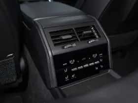 Porsche Panamera (2024) thumbnail 53