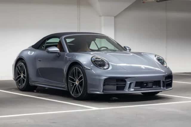 Porsche 911 (2025) thumbnail 5