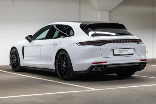 Porsche Panamera (2023) thumbnail 3