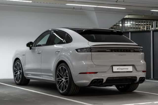Porsche Cayenne (2026) thumbnail 3