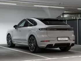 Porsche Cayenne (2026) thumbnail 3