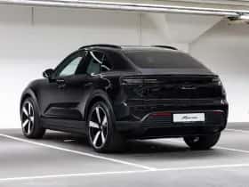 Porsche Macan (2026) thumbnail 3