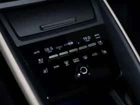 Porsche Macan (2026) thumbnail 35