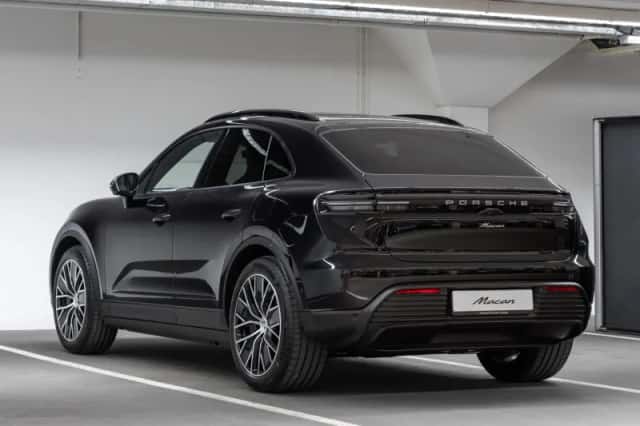 Porsche Macan (2026) thumbnail 3