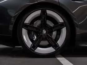Porsche Taycan (2024) thumbnail 11
