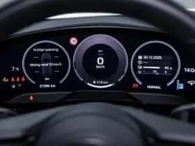 Porsche Taycan (2024) thumbnail 24