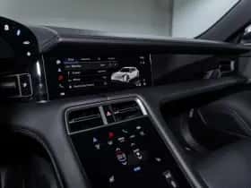Porsche Taycan (2024) thumbnail 35