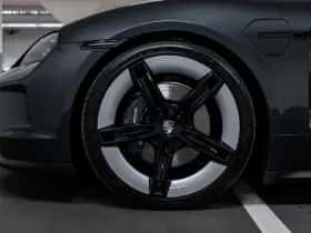 Porsche Taycan (2024) thumbnail 9