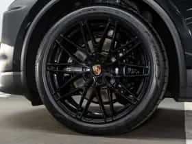 Porsche Macan (2026) thumbnail 9