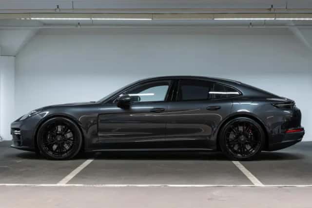 Porsche Panamera (2024) thumbnail 2