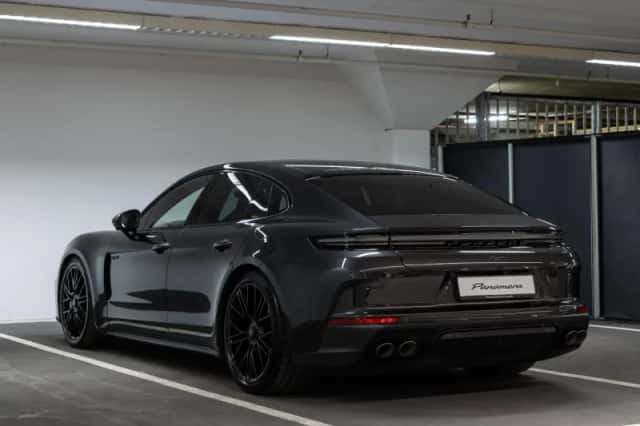 Porsche Panamera (2024) thumbnail 3
