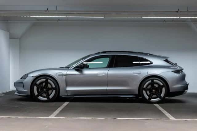 Porsche Taycan (2026) thumbnail 2