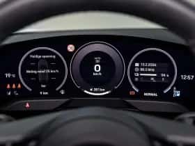Porsche Taycan (2026) thumbnail 25