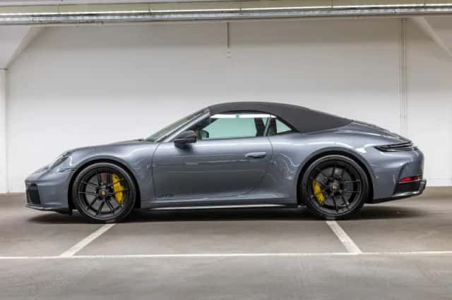 Porsche 911 (2026) thumbnail 2