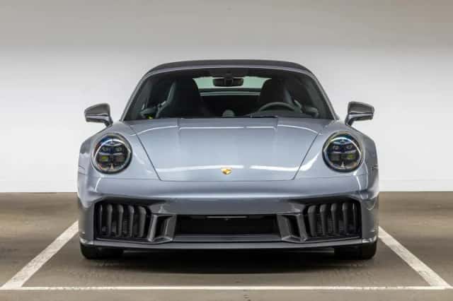 Porsche 911 (2026) thumbnail 4