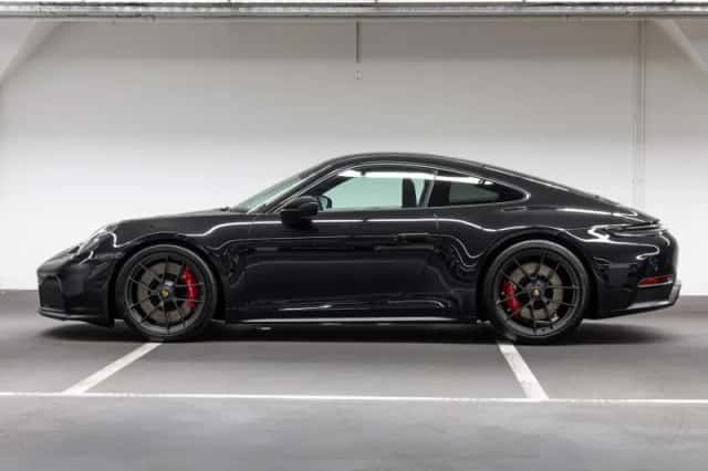 Porsche 911 (2026) thumbnail 2
