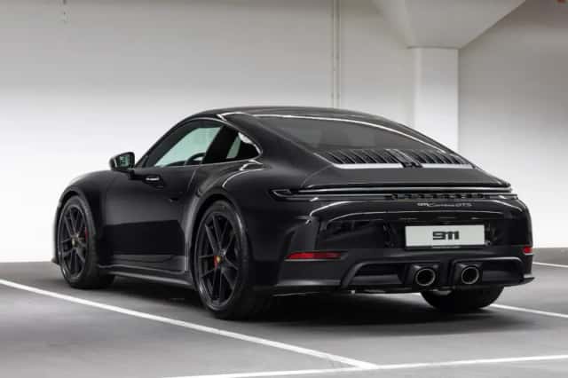 Porsche 911 (2026) thumbnail 3