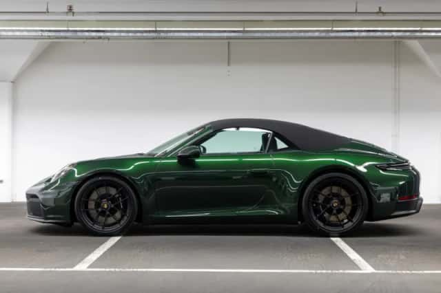 Porsche 911 (2026) thumbnail 2