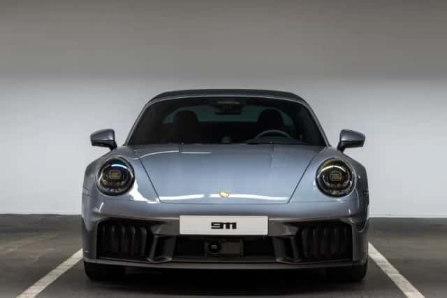Porsche 911 (2026) thumbnail 4