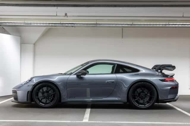 Porsche 911 (2026) thumbnail 2