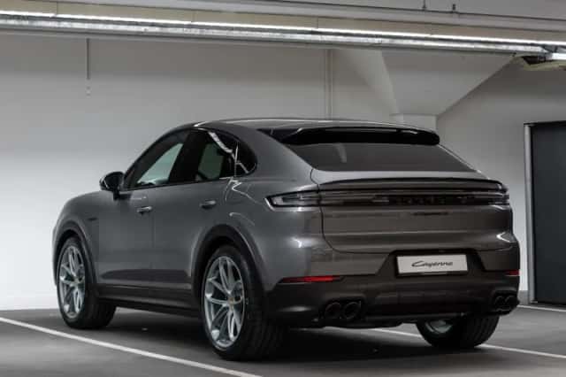 Porsche Cayenne (2026) thumbnail 3