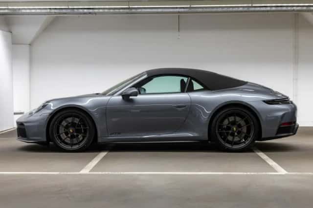 Porsche 911 (2026) thumbnail 2