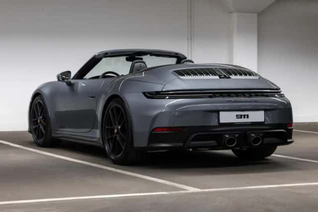 Porsche 911 (2026) thumbnail 3
