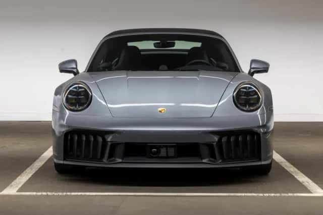 Porsche 911 (2026) thumbnail 4