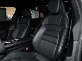 Porsche Taycan (2024) thumbnail 17