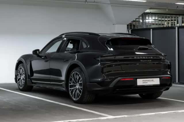 Porsche Taycan (2024) thumbnail 3