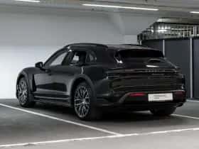 Porsche Taycan (2024) thumbnail 3