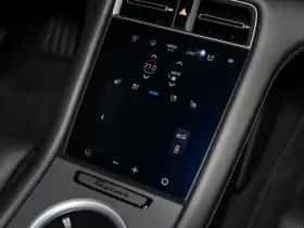 Porsche Taycan (2024) thumbnail 42