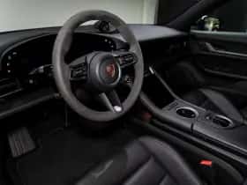 Porsche Taycan (2024) thumbnail 17