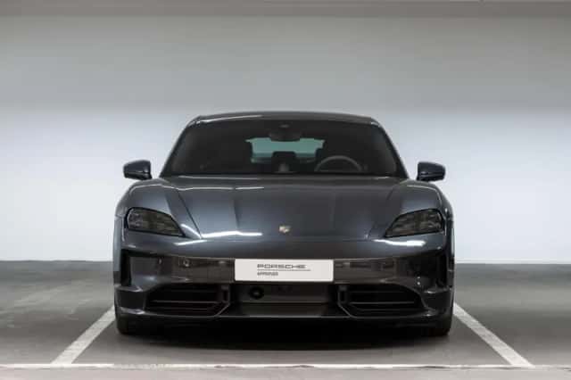 Porsche Taycan (2024) thumbnail 4