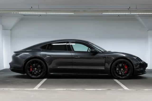 Porsche Taycan (2024) thumbnail 6
